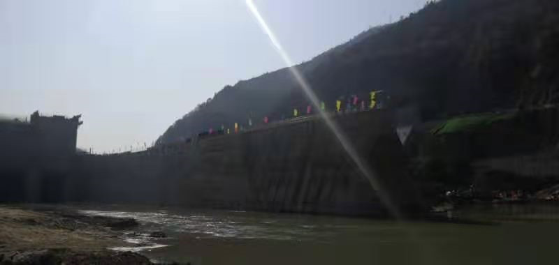 遥控船参加陕西黄金峡大坝截流仪式